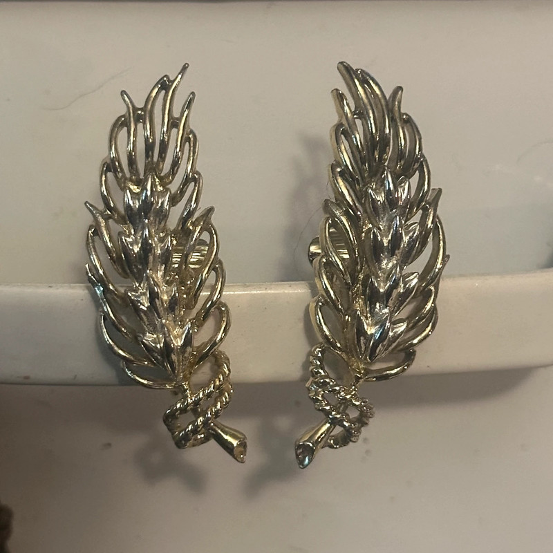 Vintage Emmons two tone wheat clip on earrings 5