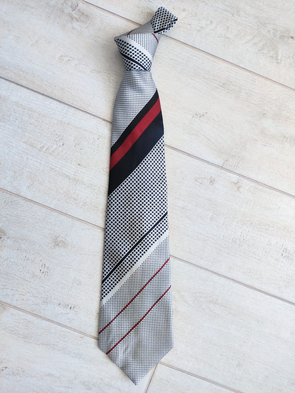 Cravatta Paolo Da Ponte 100% seta grigio motivo a righe oblique e quadratini blu-rosso 2