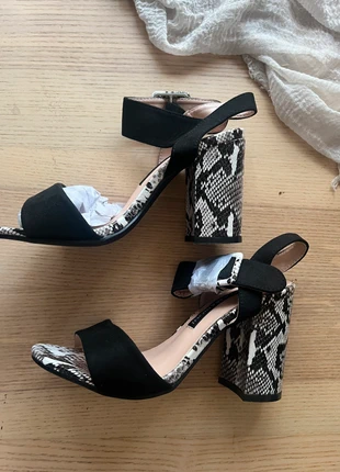 Sandalias con tacón de serpiente, marque: Local, état: Neuf avec étiquette, taille: 36, 15,00 €, 16,45 € Protection acheteurs incluse