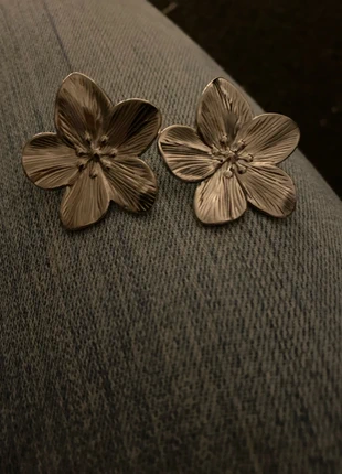 Bloemen oorbellen, staat: Goed, € 1,50, € 2,28 inclusief Kopersbescherming