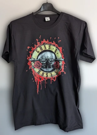T-shirt nera | Guns N' Roses, marque: nobrand, état: Très bon état, taille: M, 13,00 €, 14,35 € Protection acheteurs (Pro) incluse