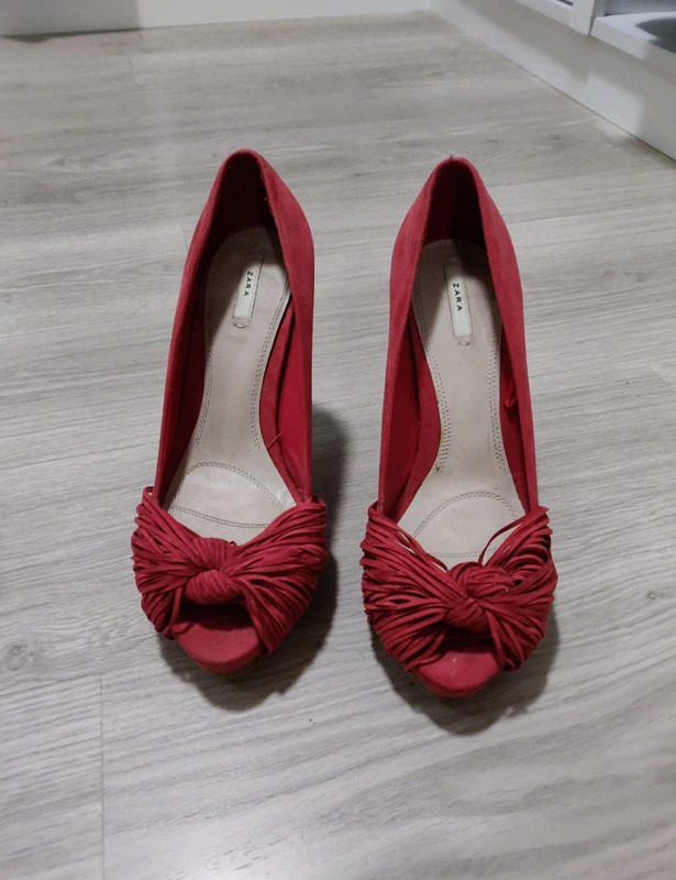 Zapatos rojos Zara. 39. Vinted