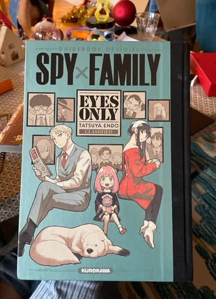 SpyxFamily / guidebook officiel, état: Neuf sans étiquette, 8,00 €, 9,10 € Protection acheteurs incluse