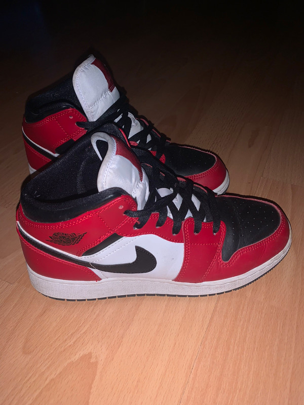 Rote nike jordans 2025