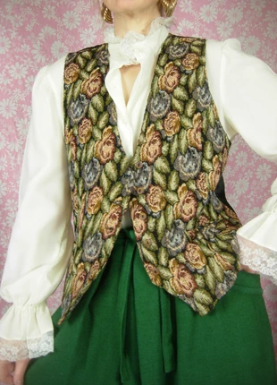 gilet sans manche tapisserie canevas à fleurs vintage années 90, brand: Vintage Dressing, condition: Very good, size: M / 38 / 10, €32.00, €34.30 includes Buyer Protection Pro