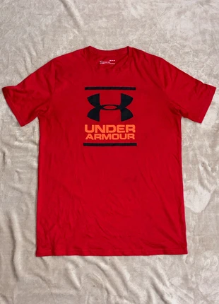 T-shirt under armour très bon état taille M, brand: Under Armour, condizioni: Ottime, taglia: M, €20.00, €21.70 include la Protezione acquisti