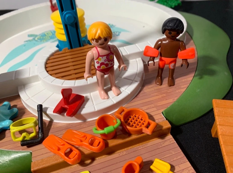 Playmobil Family Fun 9422 Swimming Pool  Play mobile, Playmobil, Piscine  playmobil