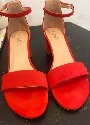 scarpe tacco basso rosso, marque: Lora Ferres, état: Très bon état, taille: 39, 10,00 €, 11,20 € Protection acheteurs incluse