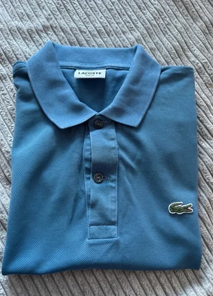 Polo Lacoste en très bon état taille XS polo 54, marque: Lacoste, état: Très bon état, taille: XS, 16,00 €, 17,50 € Protection acheteurs incluse