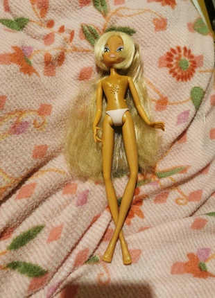 bambola winx flora on ice, marke: Giochi Preziosi, zustand: Zufriedenstellend, größe: Einheitsgröße, 8,00 €, 9,10 € inklusive Vinted-Käuferschutz