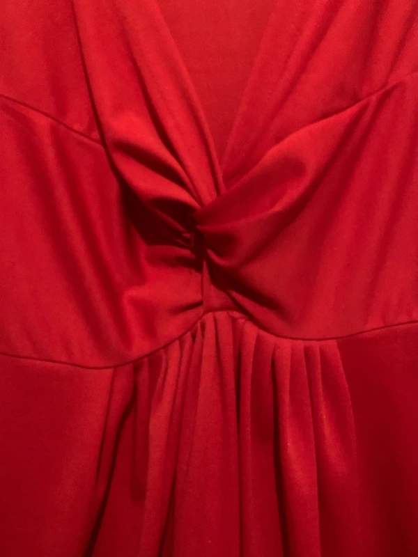 robe de couleur rouge - photo numéro 4