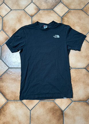 T-shirt The North Face Noir ~ Taille S, marque: The North Face, état: Très bon état, taille: S, 15,90 €, 17,40 € Protection acheteurs incluse