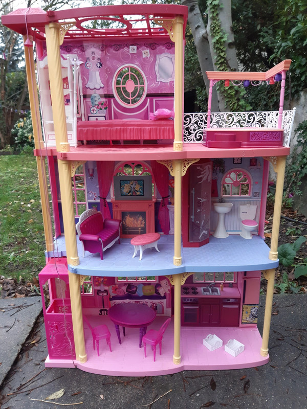 Maison barbie transportable - Vinted
