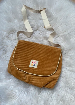 Sac bandoulière , marque: Fait Main, état: Neuf sans étiquette, 32,00 €, 34,30 € Protection acheteurs incluse