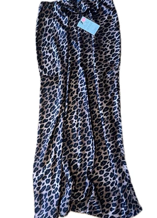 Falda Lefties Leopardo, marca: Lefties, estado: Nuevo con etiquetas, tamaño: M / 38 / 10, 14,00 €, 14,70 € Protección al comprador incluida