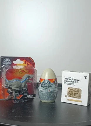 Jurassic World Gift Bundle, brand: Jurassic World, condition: New with tags, size: One size, €8.00, €9.10 includes Buyer Protection