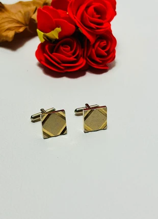 Boutons de manchette carré doré - vintage - très bon état, marque: Vintage Dressing, état: Très bon état, 8,00 €, 9,10 € Protection acheteurs (Pro) incluse