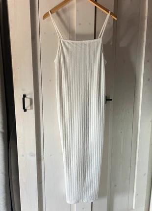 Witte jurk bershka, marca: Bershka, estado: Novo sem etiquetas, tamanho: XS / 34 / 6, €6.00, €7.00 inclui Proteção do Comprador