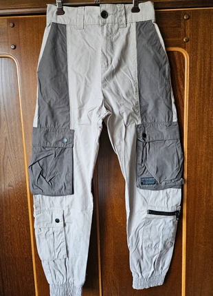 Pantalon cargos, marke: Bershka, zustand: Sehr gut, größe: XS, 4,00 €, 4,90 € inklusive Vinted-Käuferschutz