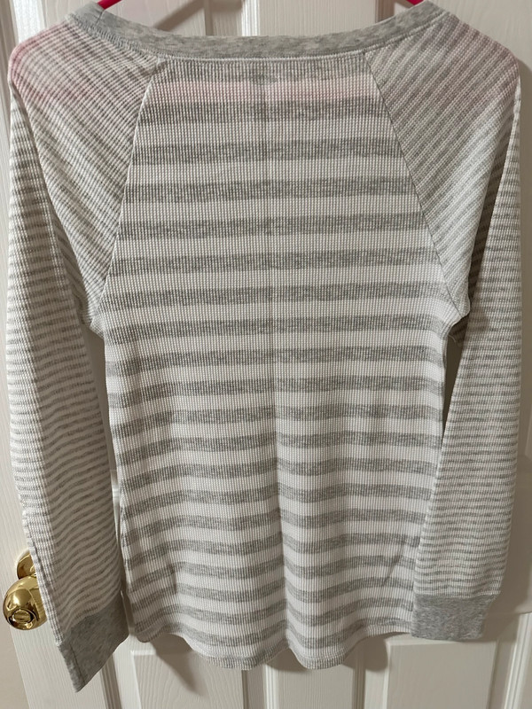 NWT: Old Navy Thermal in M 2