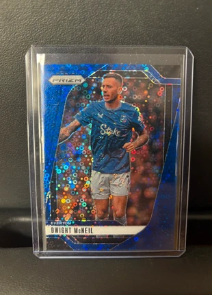 Dwight McNeil Panini Prizm Breakaway Blue /99 Everton, merk: Panini, staat: Nieuw zonder prijskaartje, € 7,50, € 8,58 inclusief Kopersbescherming