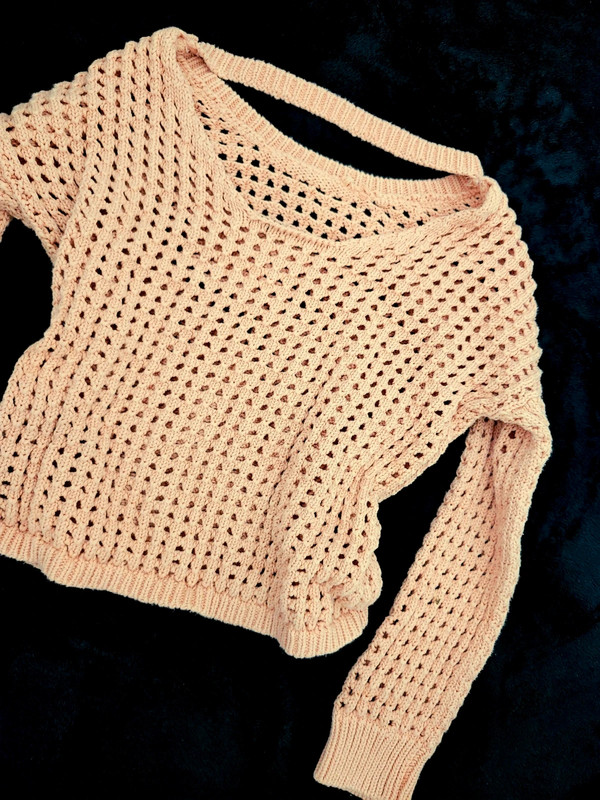 Long Sleeved Crochet Apricot Blouse• Size S- Loose Fit• Great Condition• $8firm 2