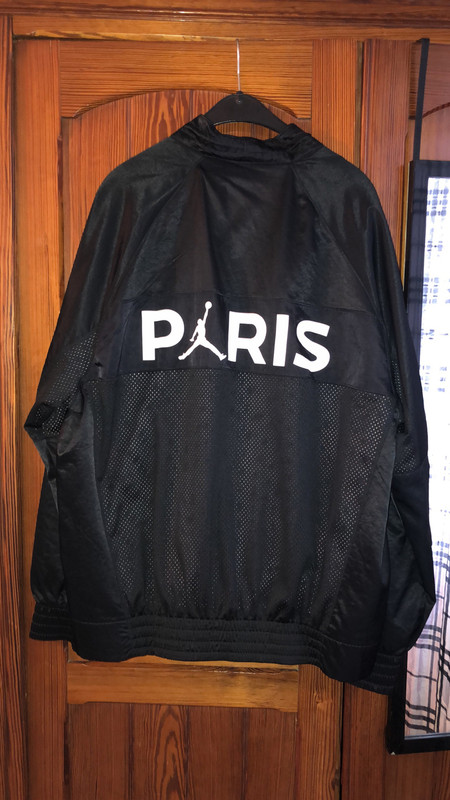 Veste jordan PSG neuf . Vinted