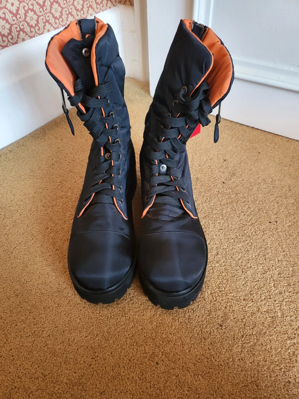 Moon boots dark blue nasty gal size 7 Vinted