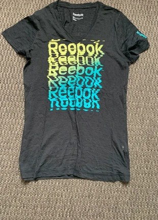 T-shirt sport Reebok, marke: Reebok, zustand: Gut, größe: M / 38 / 10, 5,00 €, 5,95 € inklusive Vinted-Käuferschutz