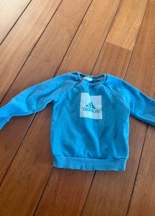 Adidas trui, merk: adidas, staat: Heel goed, maat: 24-36 maanden / 92 cm, € 2,50, € 3,33 inclusief Kopersbescherming