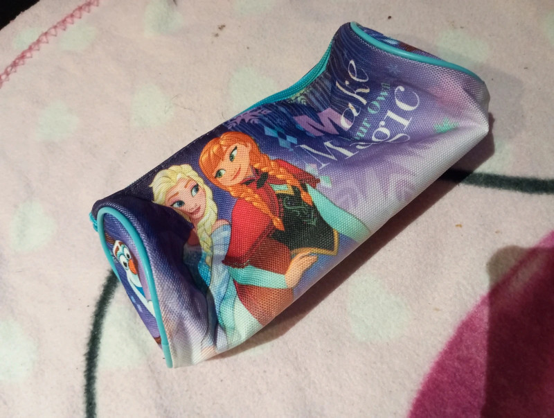 Trousse la reine des neiges 1