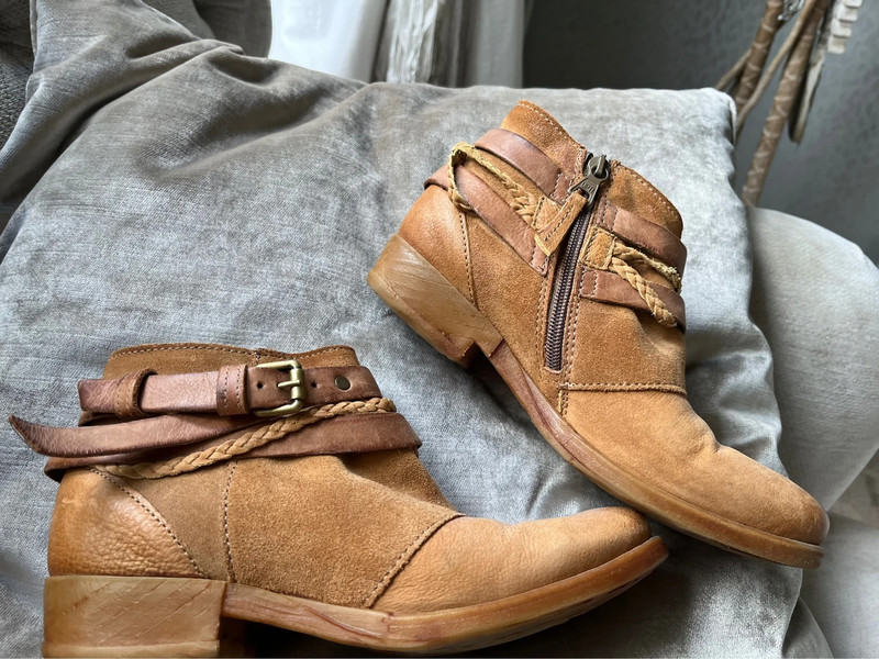 Moda in pelle tan ankle boots on sale