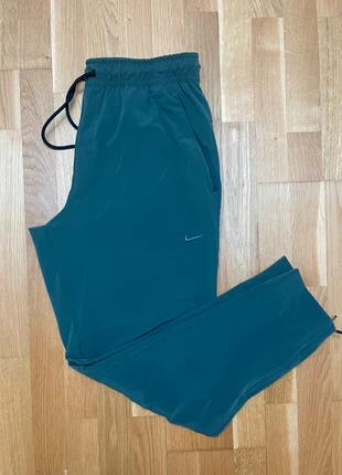 Jogging running Nike Dri-Fit vert M, brand: Nike, condition: Satisfactory, size: M, €30.00, €32.20 includes Buyer Protection
