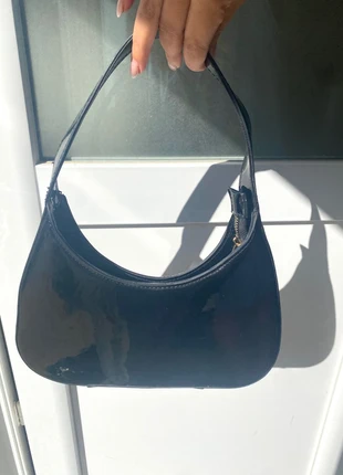 Sac à main noir vernis clean girl grand poche, merk: Rita Ora, staat: Heel goed, € 3,00, € 3,85 inclusief Kopersbescherming