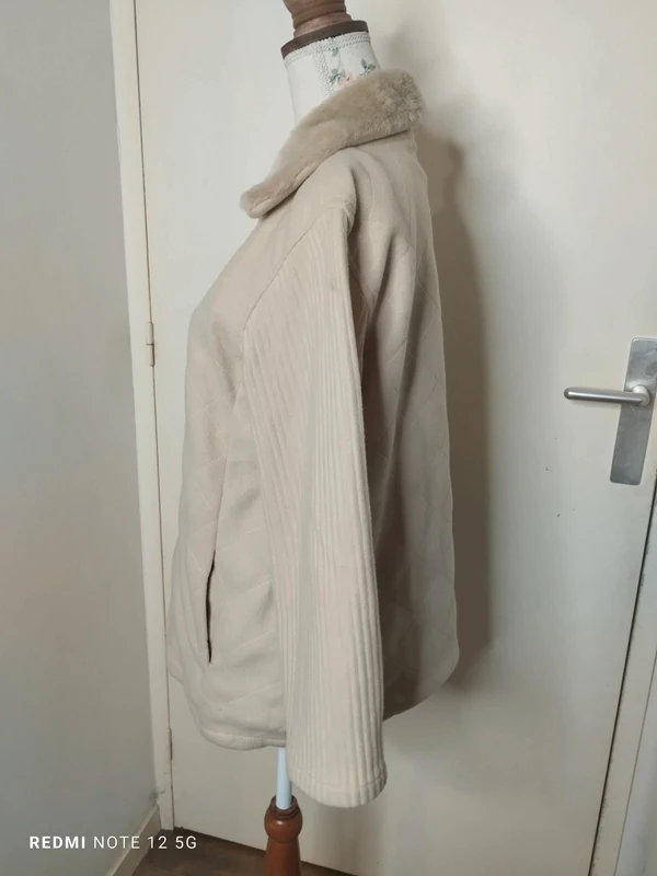 Jolie veste polaire taille 42/44 - photo numéro 3