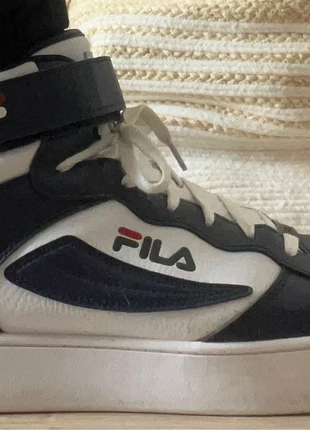 Basket Chaussures Fila Haute couleur Bleu Marine et blanc taille 44, marke: FILA, zustand: Neu, größe: 44, 20,00 €, 21,70 € inklusive Vinted-Käuferschutz
