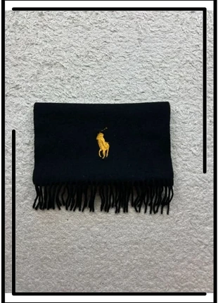 Echarpe Ralph Lauren noir gros logo brodé jaune 100% Laine d'agneau n°24, marque: Ralph Lauren, état: Très bon état, 44,90 €, 47,85 € Protection acheteurs (Pro) incluse