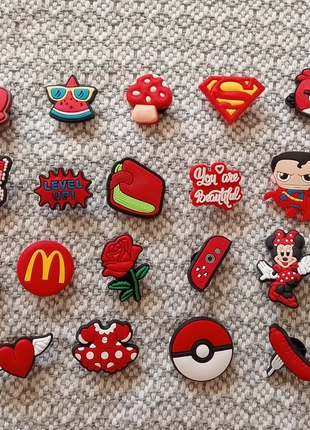 Jibbitz rojos nuevos, marca: Crocs, estado: Novo sem etiquetas, tamanho: Tamanho único, €1.00, €1.75 inclui Proteção do Comprador