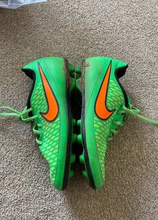 Green kids Nike boots, brand: Nike, condition: Very good, size: 1 baby | EU 17, £5.00, £5.70 includes Buyer Protection