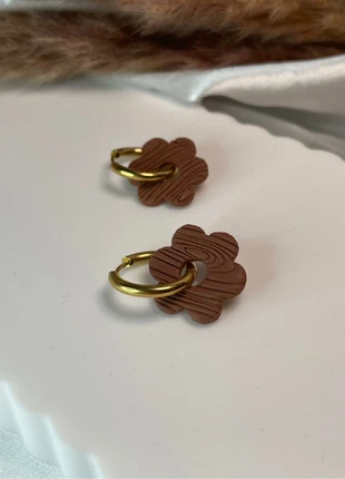 Créoles inoxydables dorées et fleurs interchangeables effet bois, brand: Pimpresse, condizioni: Ottime, €7.99, €9.09 include la Protezione acquisti Pro