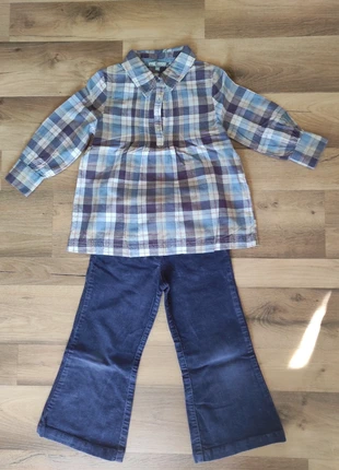 Ensemble pantalon violet + blouse à carreaux Vynil fraise, merk: Vynil Fraise, staat: Heel goed, maat: 3 jaar / 98 cm, € 4,00, € 4,90 inclusief Kopersbescherming