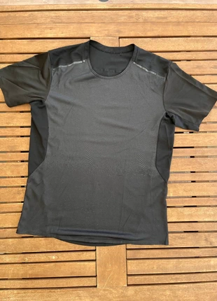 T-shirt Decathlon Kiprun noir L, brand: Decathlon, condition: Very good, size: L, €3.99, €4.89 includes Buyer Protection