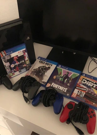 Vend ps4 sous garantie micromania avec 4 jeux et 4 manette, brand: Sony, condition: Very good, €285.00, €299.95 includes Buyer Protection