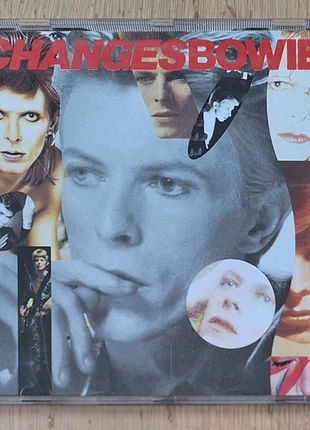 CD - David Bowie - ChangesBowie (compilation), état: Très bon état, 5,00 €, 5,95 € Protection acheteurs incluse