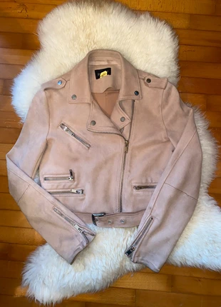 Giacca scamosciata , marke: Stradivarius, zustand: Gut, größe: L / 40 / 12, 6,00 €, 7,00 € inklusive Vinted-Käuferschutz