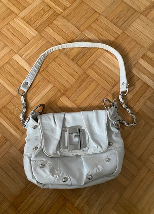 Guess Bag White, marke: GUESS, zustand: Sehr gut, 15,00 €, 16,45 € inklusive Vinted-Käuferschutz