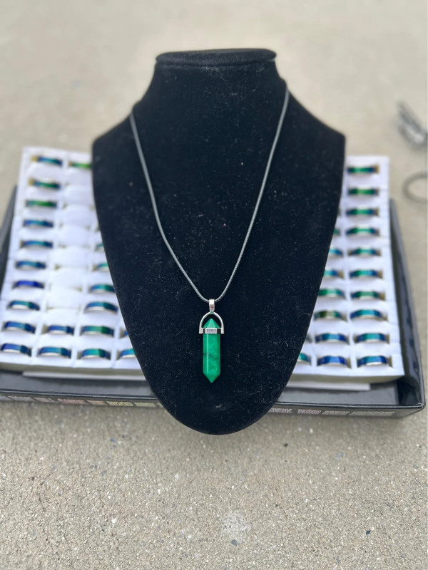 Green Necklace and mood ring 4