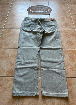 Jean Levi's 501 gris button-fly coupe droite made in USA ninetees vintage, marque: Levi's, état: Très bon état, taille: W32 | FR 42, 28,00 €, 30,10 € Protection acheteurs (Pro) incluse