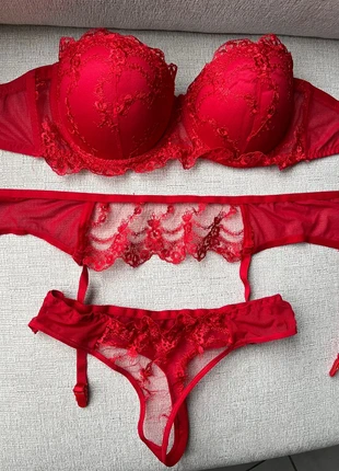 Ensemble de jarretières push-up en dentelle détaillée, marke: Rouge, zustand: Sehr gut, größe: Sonstige, 10,00 €, 11,20 € inklusive Vinted-Käuferschutz