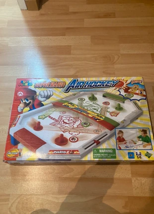 Air hockey super mario, merk: Super Mario, staat: Heel goed, maat: Universeel, € 12,00, € 13,30 inclusief Kopersbescherming
